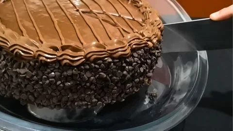 Frost and Decorate with Final Touches